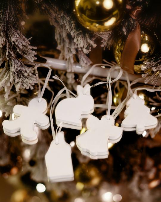Flavored Christmas tree toys BY VELCHEVA