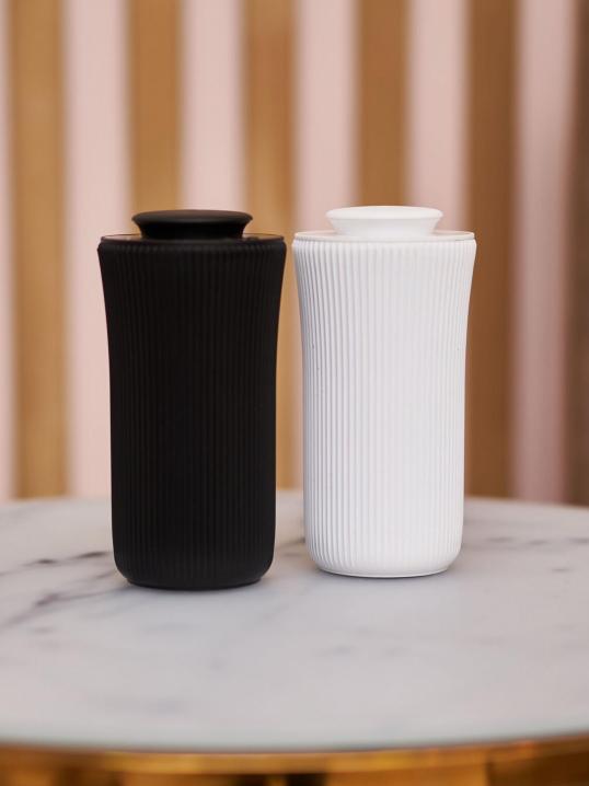 Aroma device for the car